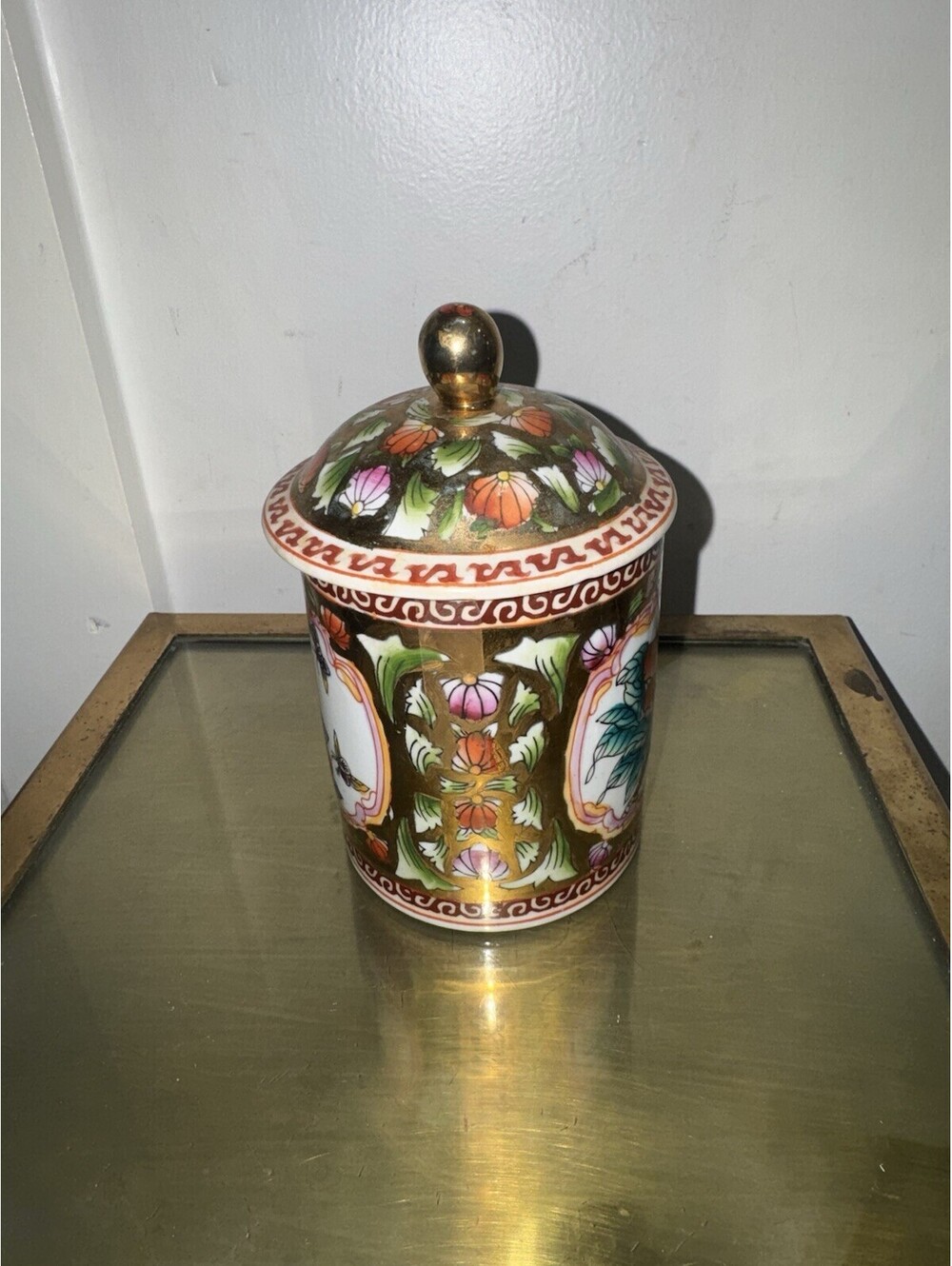 Vintage Chinese Floral Lidded Porcelain Mug with Gold Accents - Picture 5 of 9